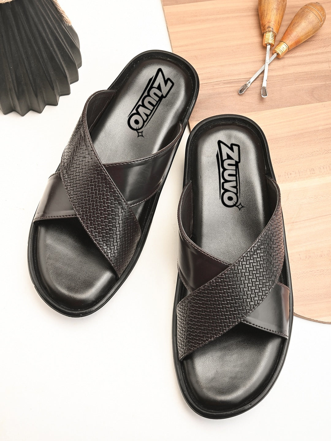 Men Strider Luxe Leather Slippers Daily Casual Wear Cross Straps Airmix Sole Sandals Casual Sandal